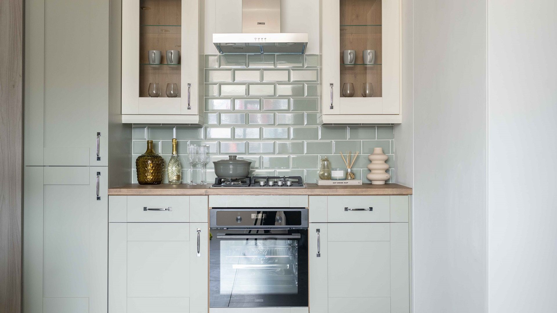 Different types of kitchen splash back
