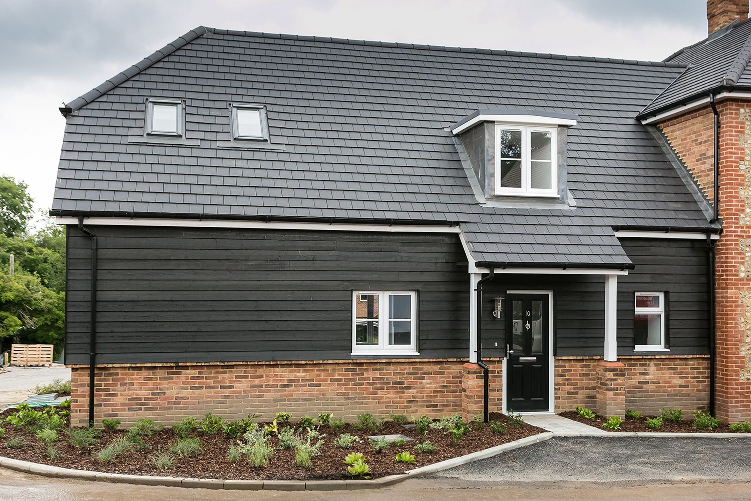 The advantages of Edilians clay roof tiles