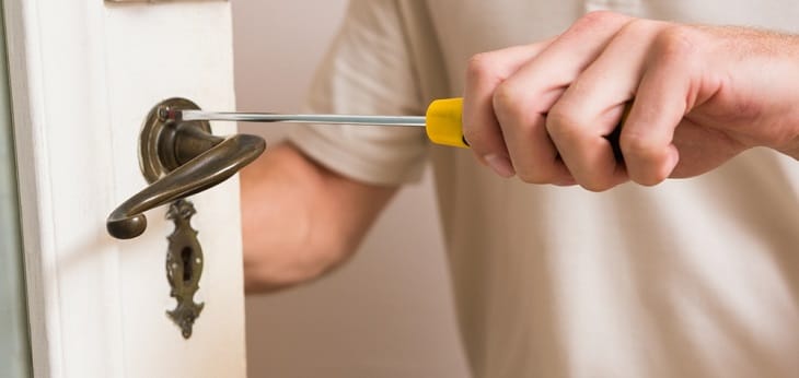 How To Fix A Door Handle