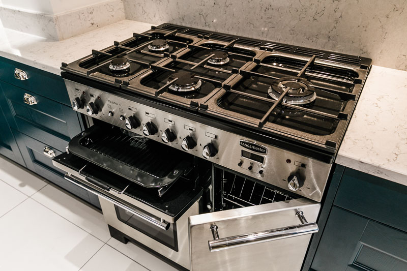 burton_showroom_kitchens_17