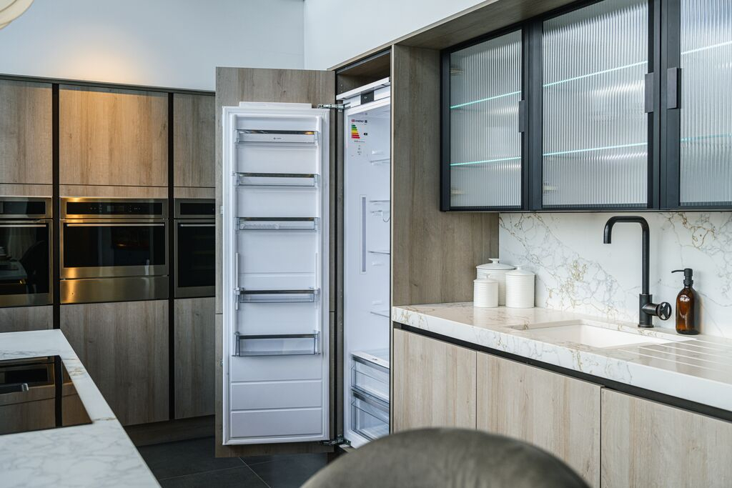 medium mkm home hull_kitchen_036_3455