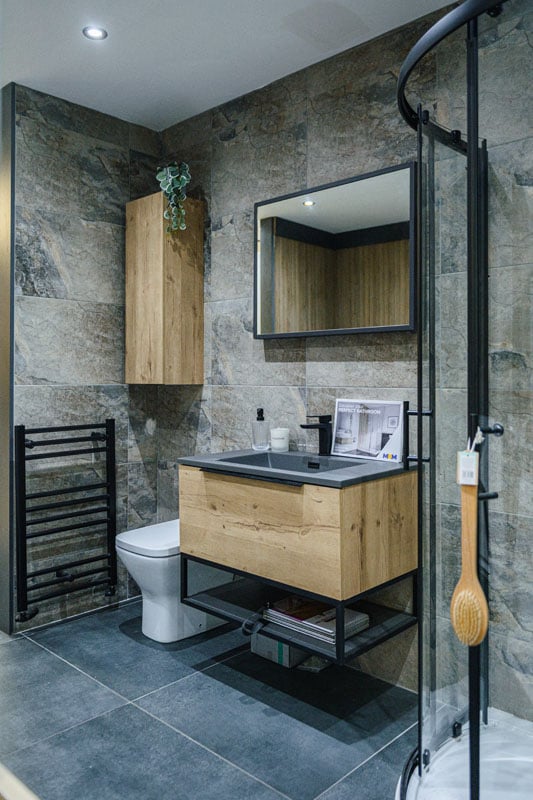 bury_showroom_bathroom_003_0199