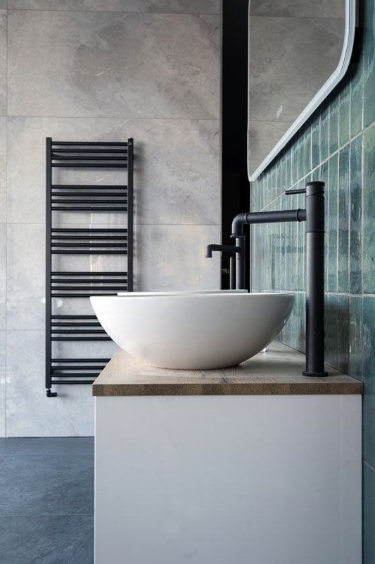 newbury_showroom_bathroom 5
